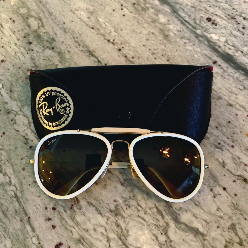 What Ray Ban aviator sunglasses